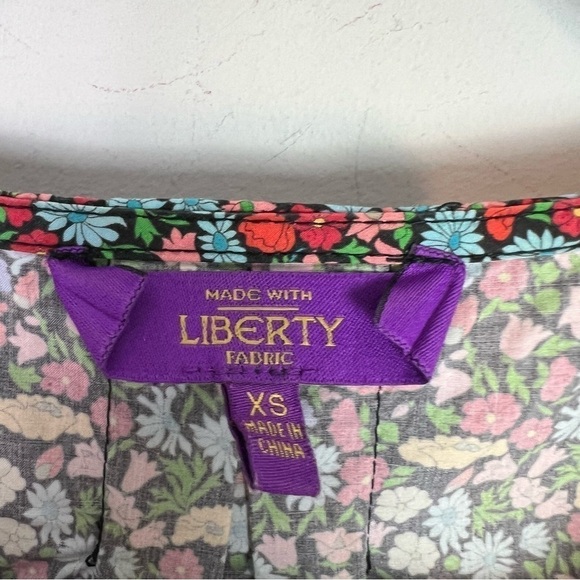 Tuckernuck Top  women XS Bedford Blouse Liberty of London Floral Print Fabric - Picture 5 of 7